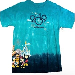Walt Disney World 2019 T Shirt With Characters Size XL